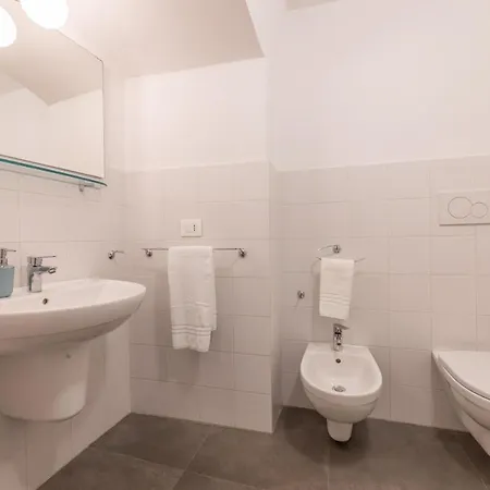 Villa Courtyard With Pool