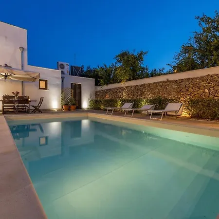 Courtyard With Pool *