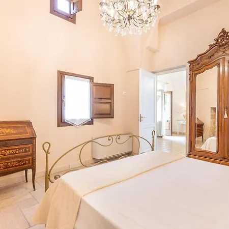 Villa Courtyard With Pool