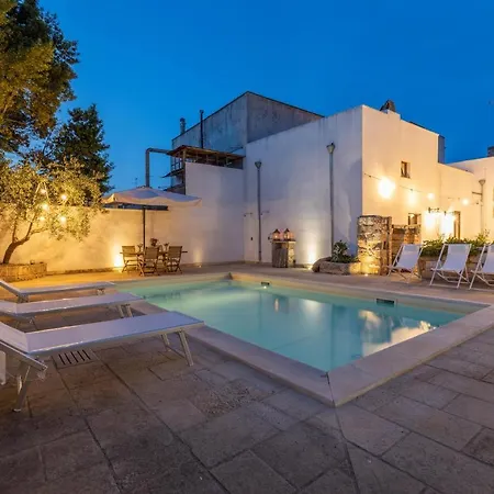 Villa Courtyard With Pool *