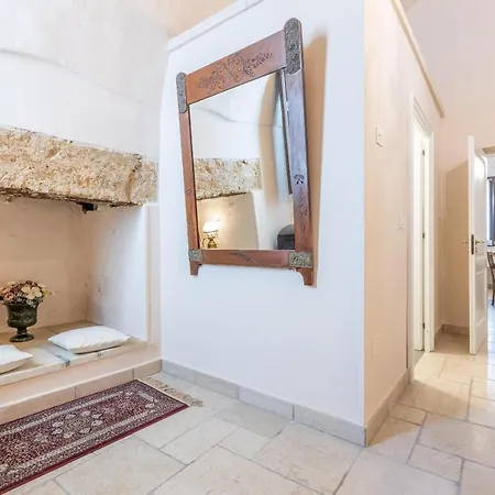 Courtyard With Pool Ракале