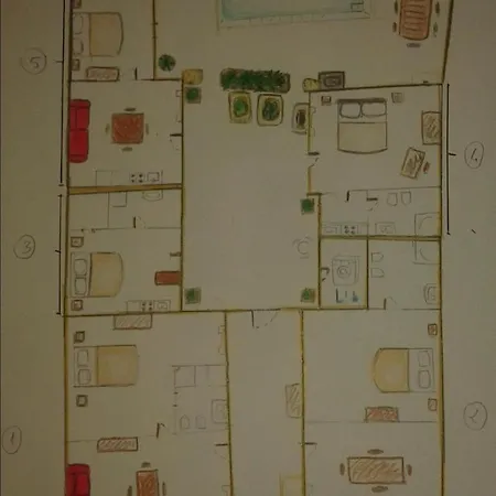 빌라 Courtyard With Pool 리케일