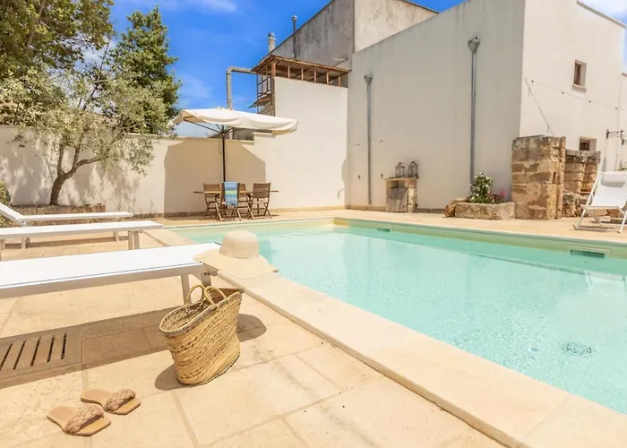 Villa Courtyard With Pool Racale