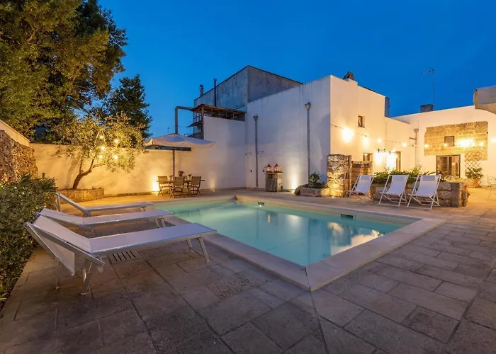 Villa Courtyard With Pool *