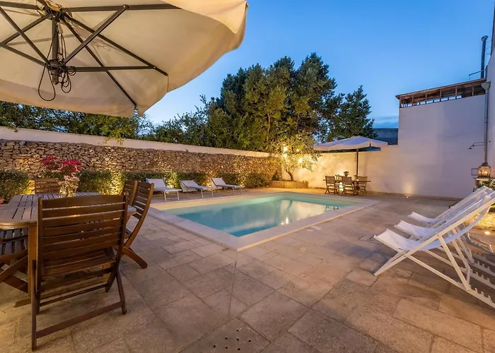 Courtyard With Pool *